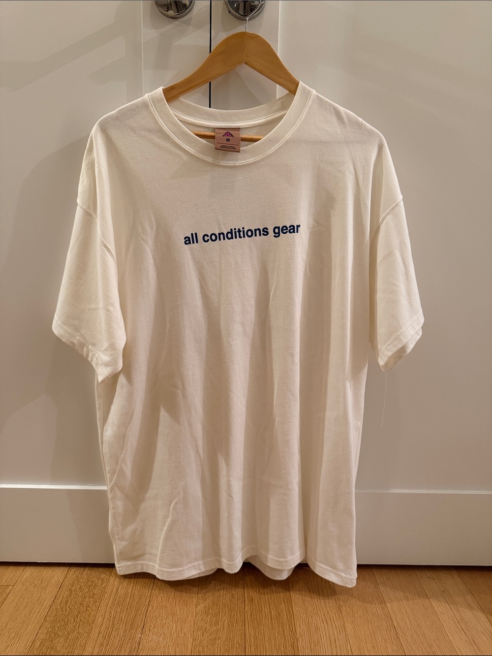 Nike White ACG Short Sleeve Tee Men's M